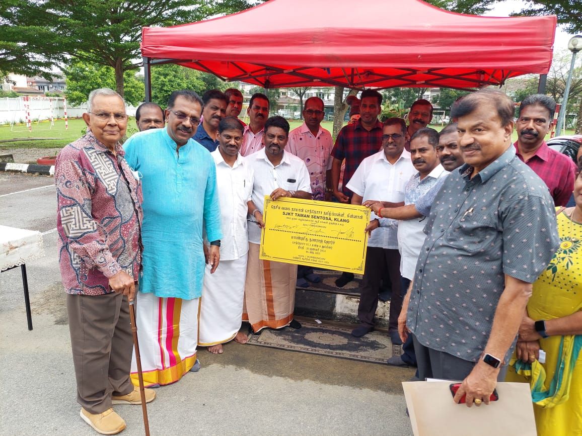 தாமான் செந்தோசா தமிழ்ப்பள்ளியில் திருவள்ளுவர் சிலை- குணராஜ் திறந்து வைத்தார்