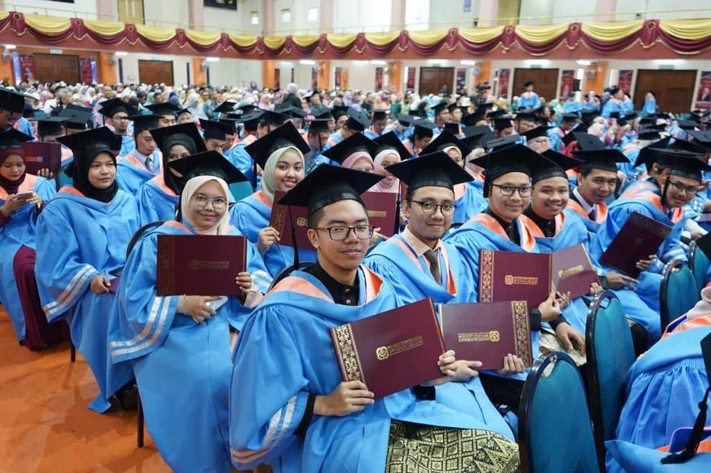Galak sambung belajar, alumni Universiti Islam Selangor ditawar insentif khas