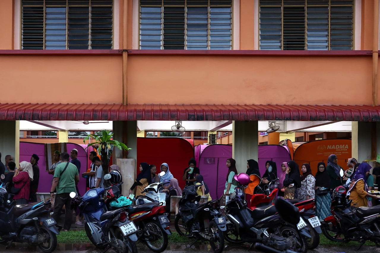 Flood victims increase in Terengganu, Johor