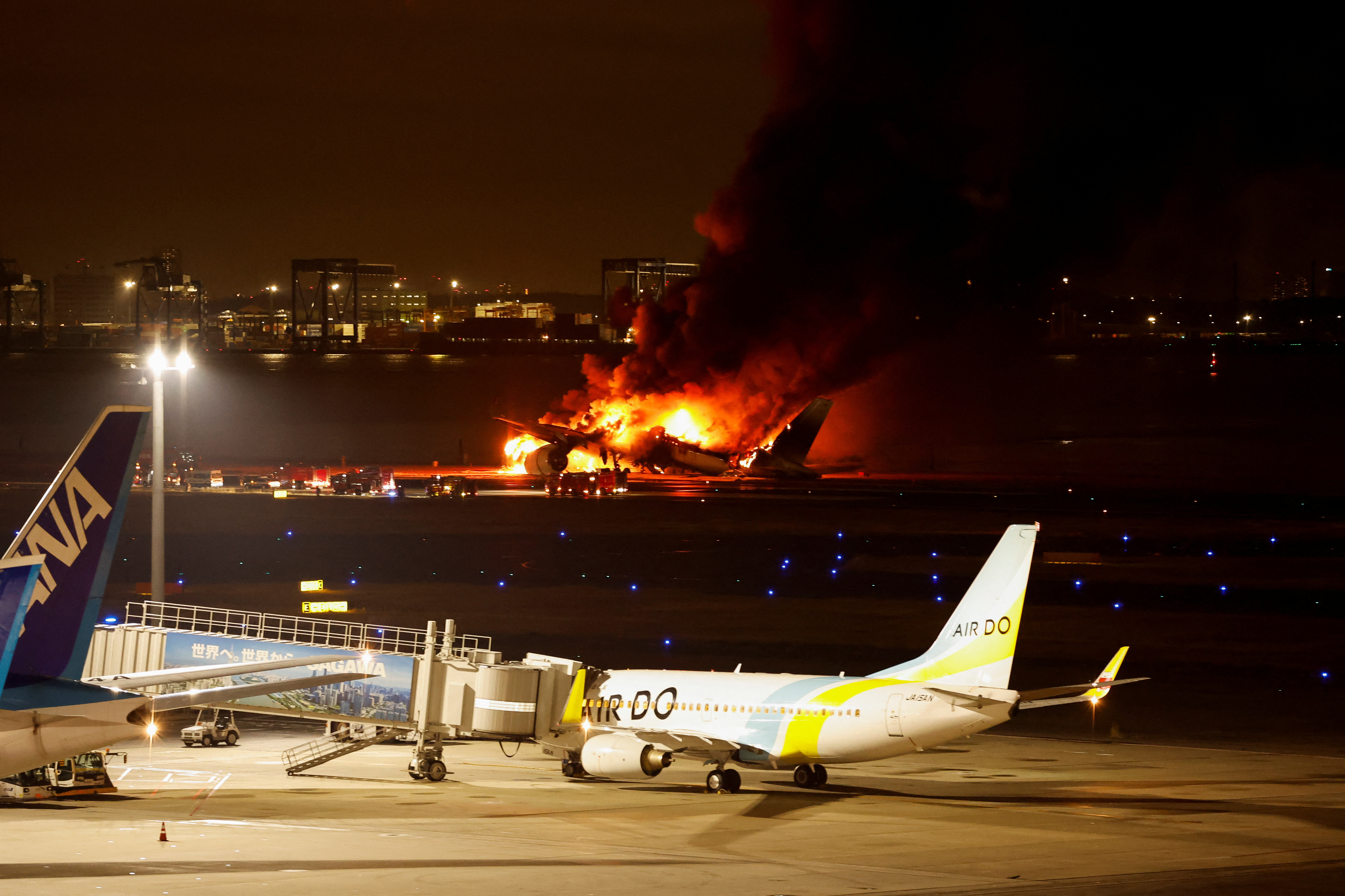 Aircraft collision kills five Japan Coast Guard crew at Tokyo Airport