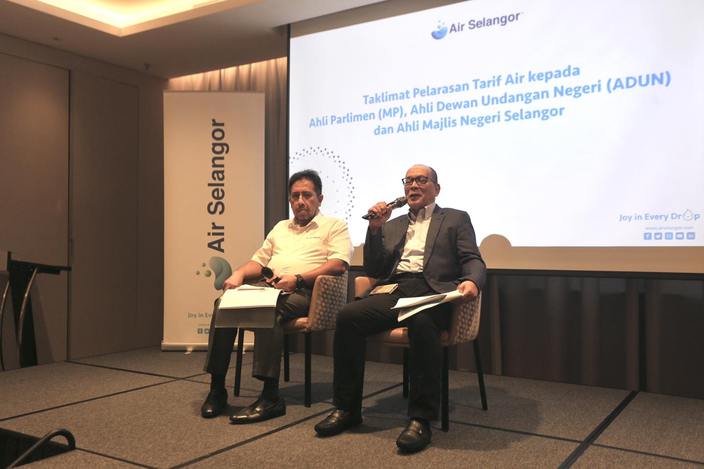 State reps discussing best methods to explain new water tariffs