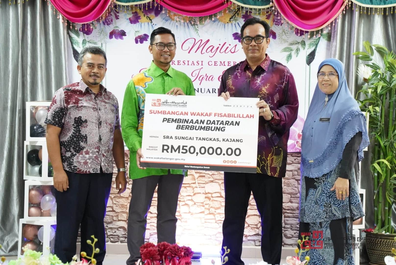 PWS sumbang wakaf RM50,000 bantu sekolah bina dataran berbumbung