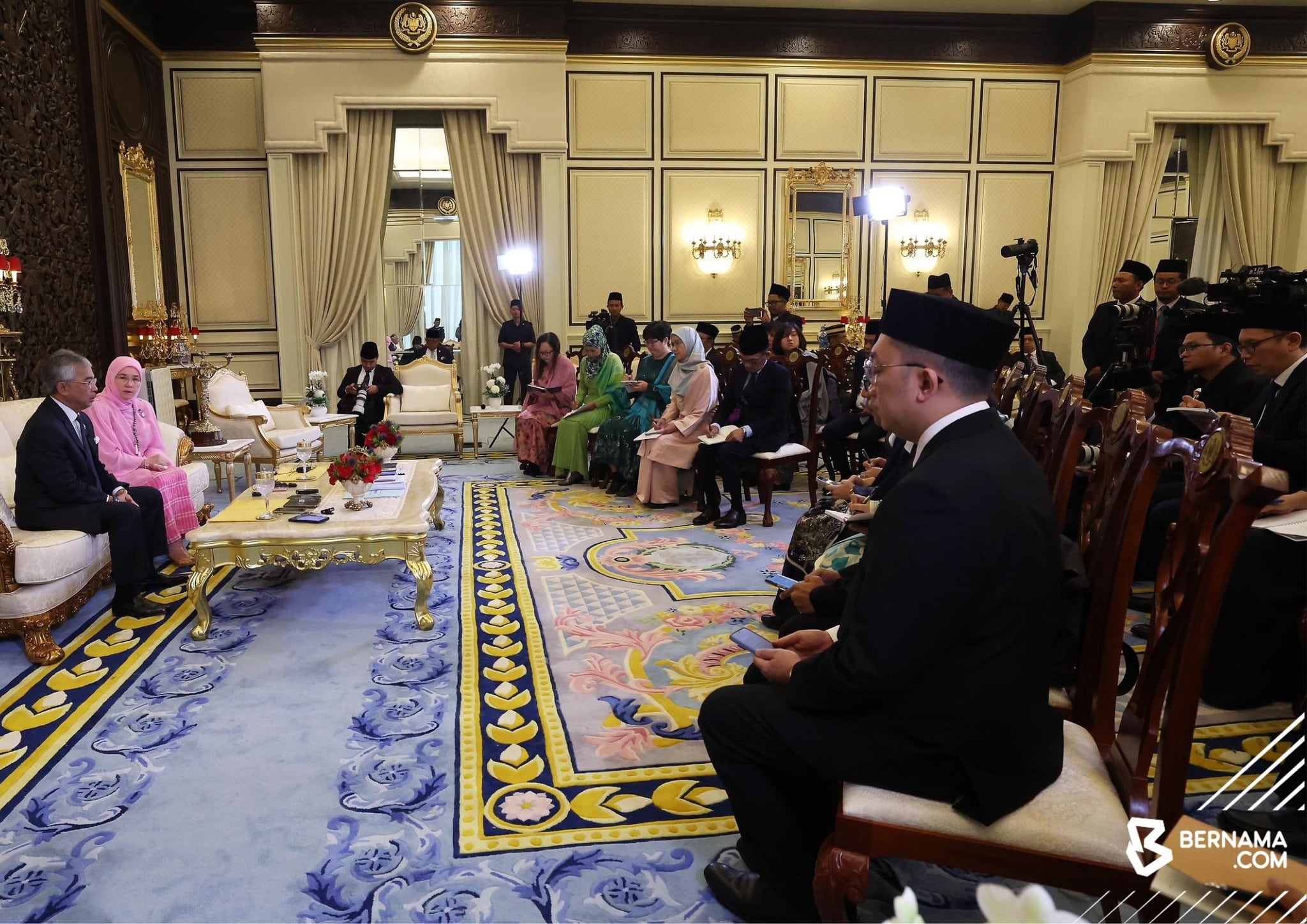 Agong: Proses tukar kerajaan rugikan negara, fokus tingkat ekonomi, satu padukan kaum