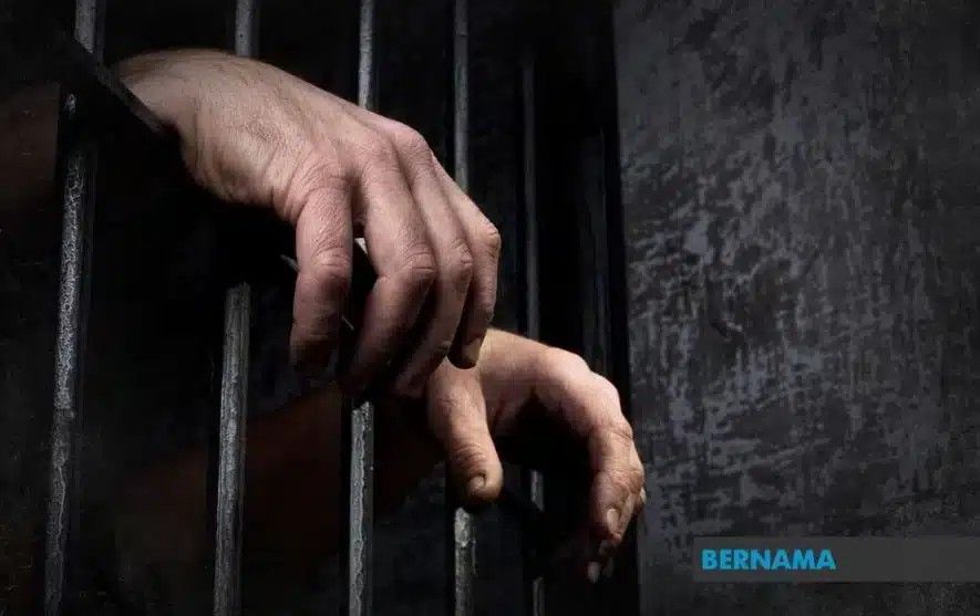 வேலை பெர்மிட் இல்லாத 10 அந்நிய நாட்டுப் பாதுகாவலர்கள் கைது