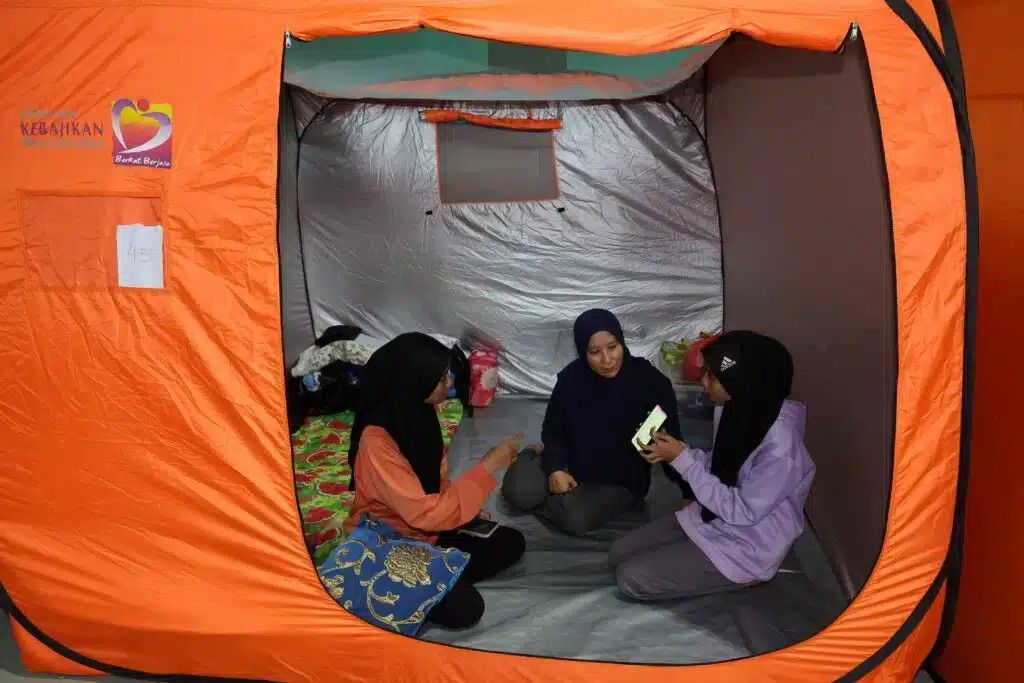 சபா வெள்ளத்திலிருந்து மீள்கிறது - 1,830 பேர் நிவாரண மையங்களில் அடைக்கலம்