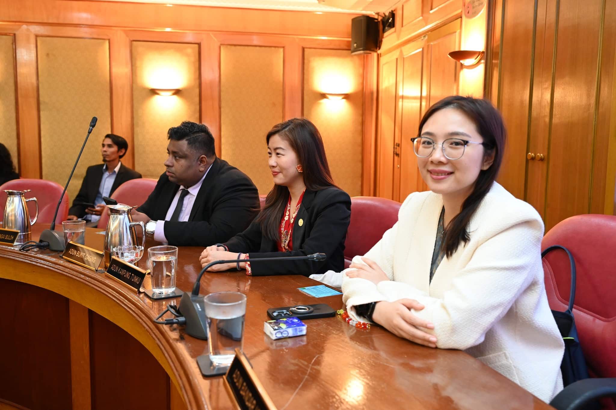 人民代议士对灵市议员寄予厚望 冀创新政策.善用科技服务人民