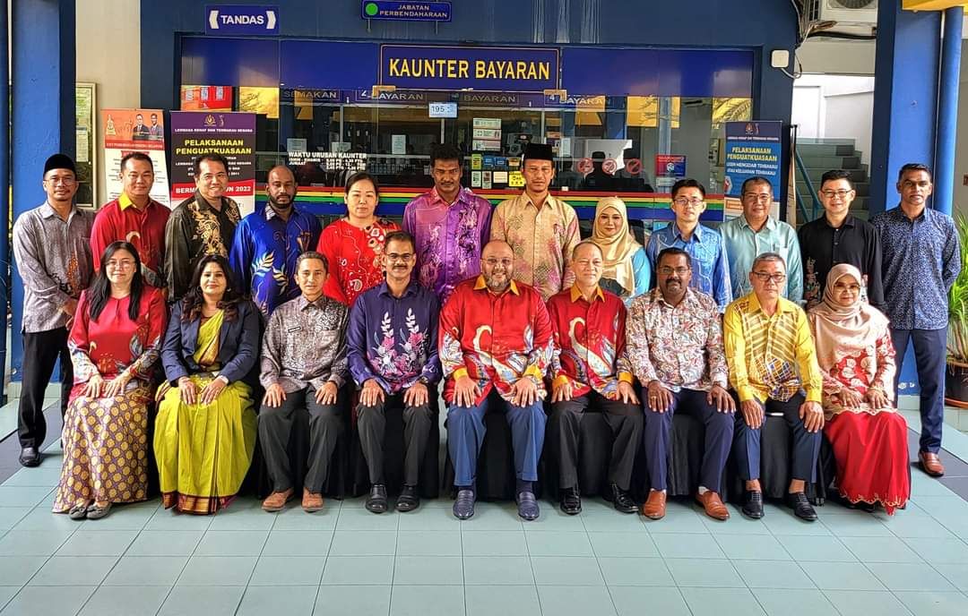 கோல லங்காட் நகராண்மைக் கழக உறுப்பினர்களாக 4 இந்தியர்கள் உள்பட 17 பேர் பதவியேற்பு