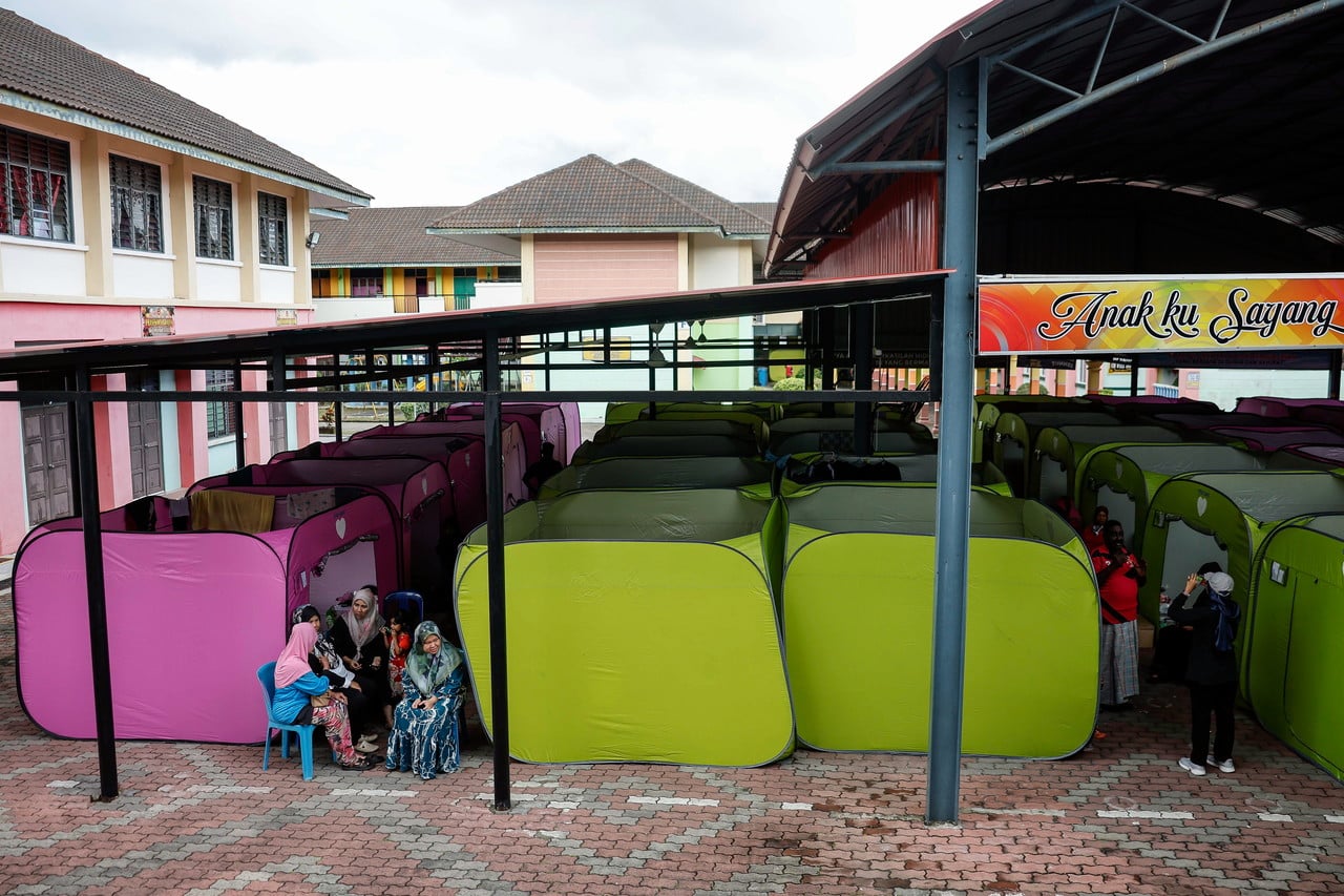 Empat kes Covid-19 libat mangsa di pusat pemindahan banjir di Johor
