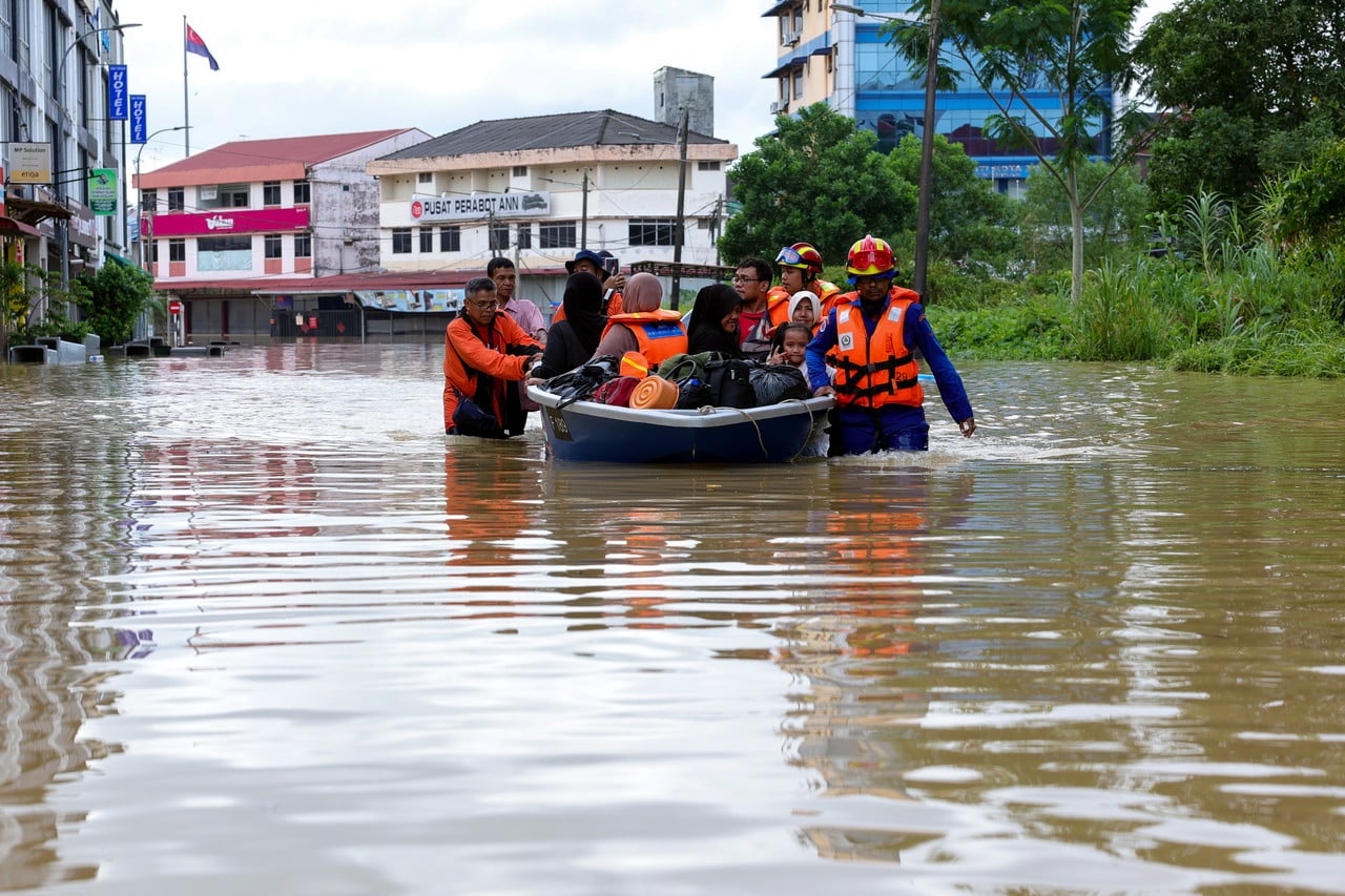 Amaran hujan lebat tahap buruk di Pahang, Johor hingga Ahad