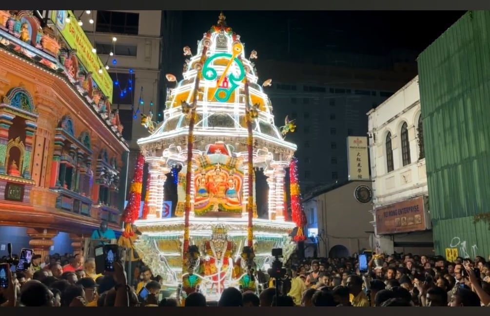 கோலாகலமாகத் தொடங்கியது தைப்பூச விழா- பத்துலை திருத்தலம் நோக்கி  வெள்ளி இரத ஊர்வலம்