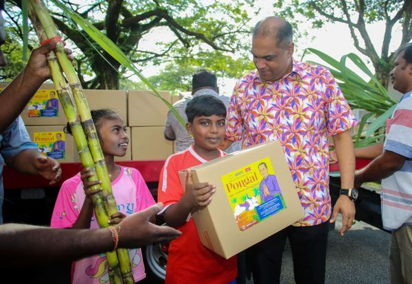 டத்தோ ரமணன் ஏற்பாட்டில் சுங்கை பூலோ தொகுதியில் 3,000 குடும்பங்களுக்கு பொங்கல் பொருட்கள் விநியோகம்