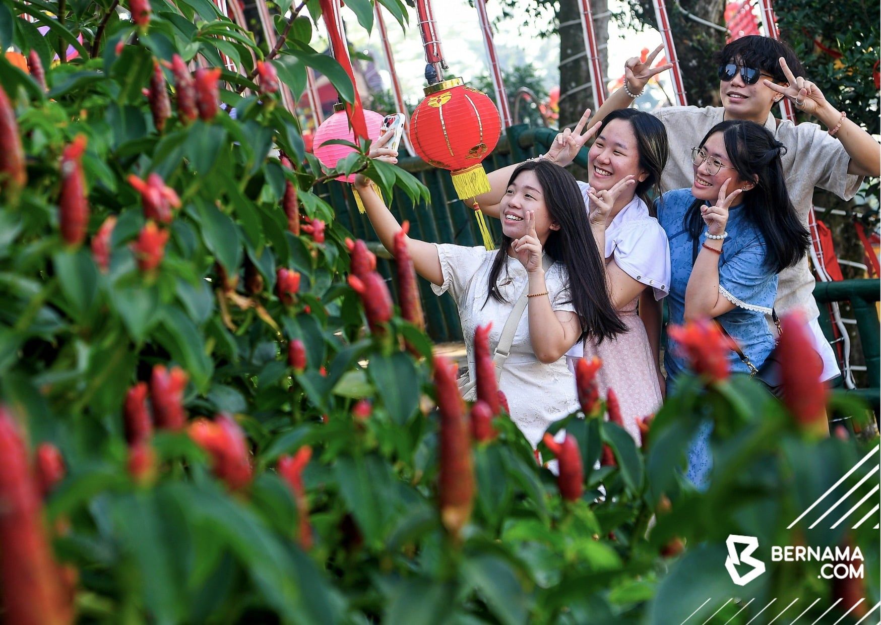 Tahun Naga disambut meriah di seluruh negara