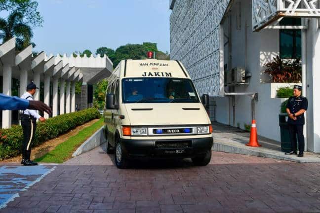 Tun Abdul Taib Mahmud's remains brought to National Mosque