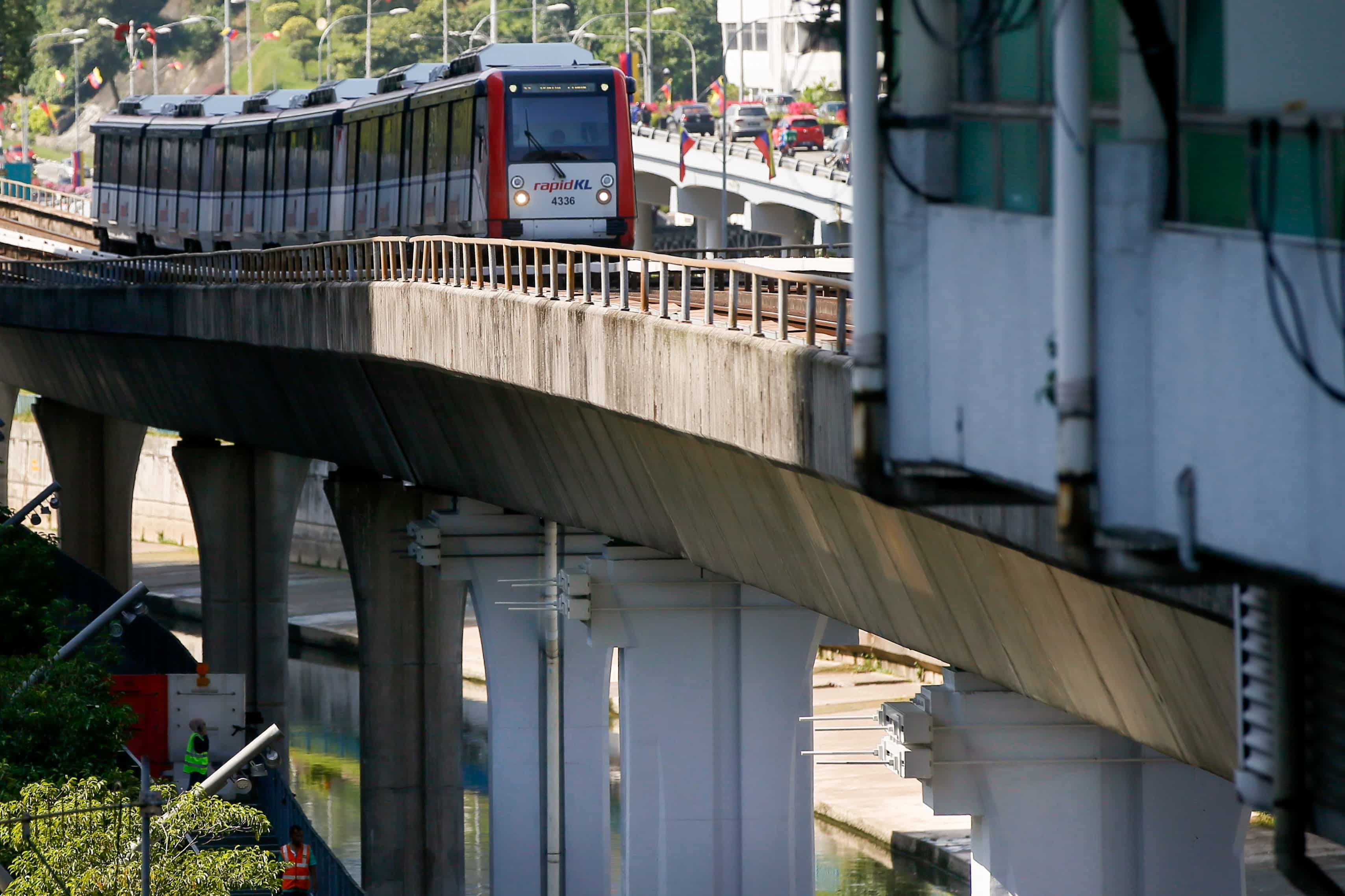 大马足总杯周六决赛   武吉加里尔LRT站延长服务至1am