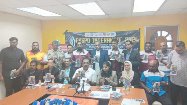 எஸ்.பி.எம் தேர்வு எழுதிய 3,000 மாணவர்களுக்கு திறன் கல்வி & சீருடை இயக்க கண்காட்சி