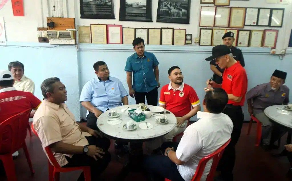 王储下乡与民同乐 雪州一家巡展乌雪引爆