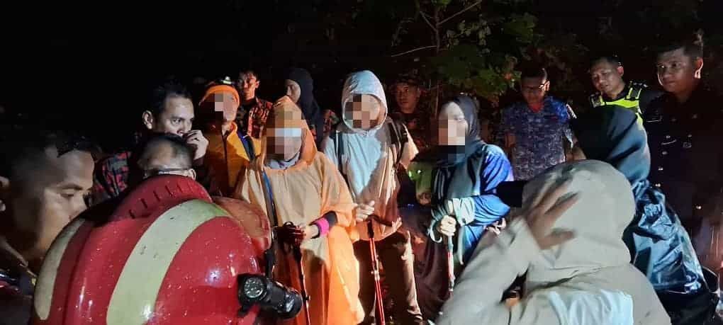 安溪山登山迷路逾7小时 6登山客凌晨获救1人受伤