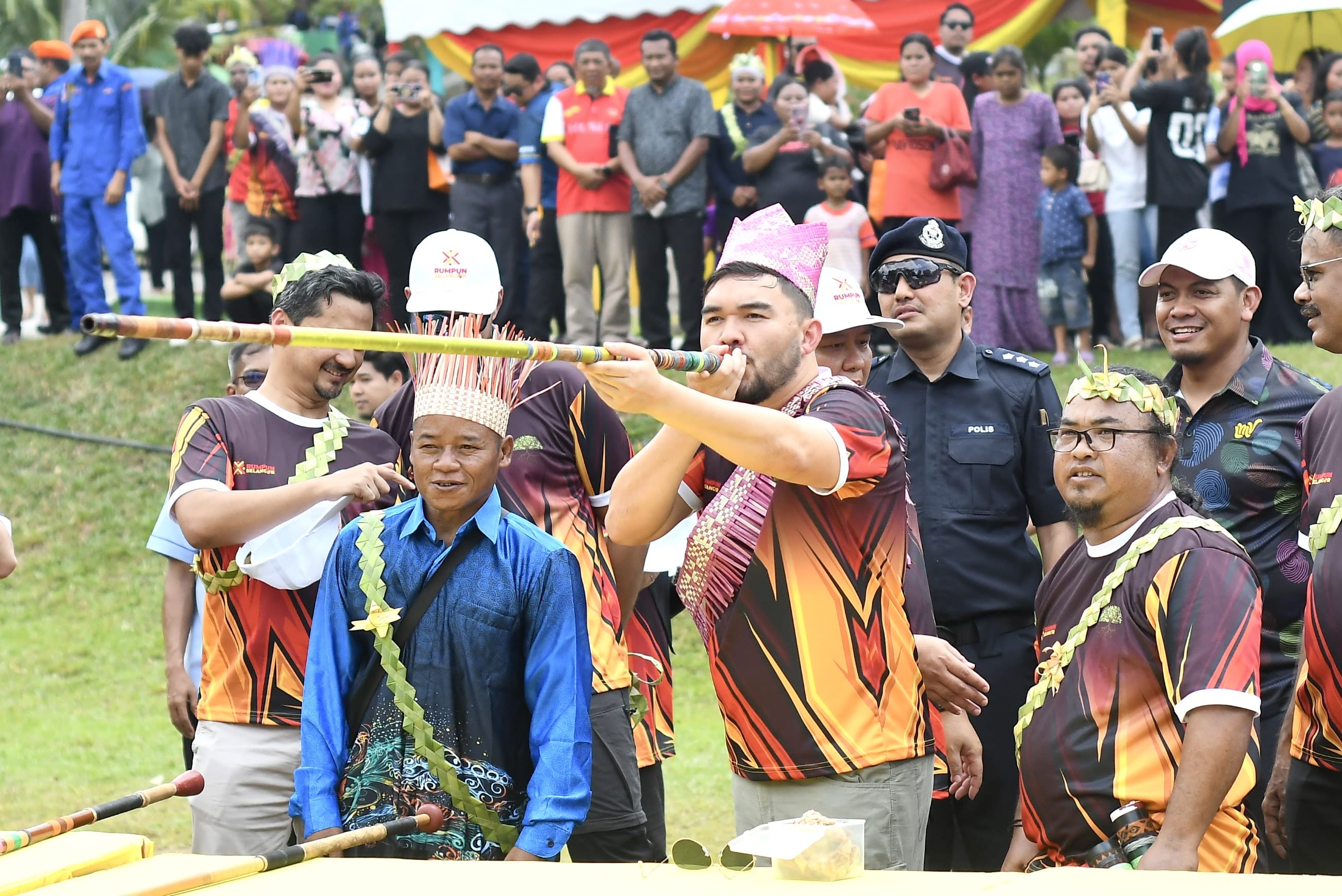 Raja Muda berkenan hayati kehidupan Orang Asli Hulu Tamu