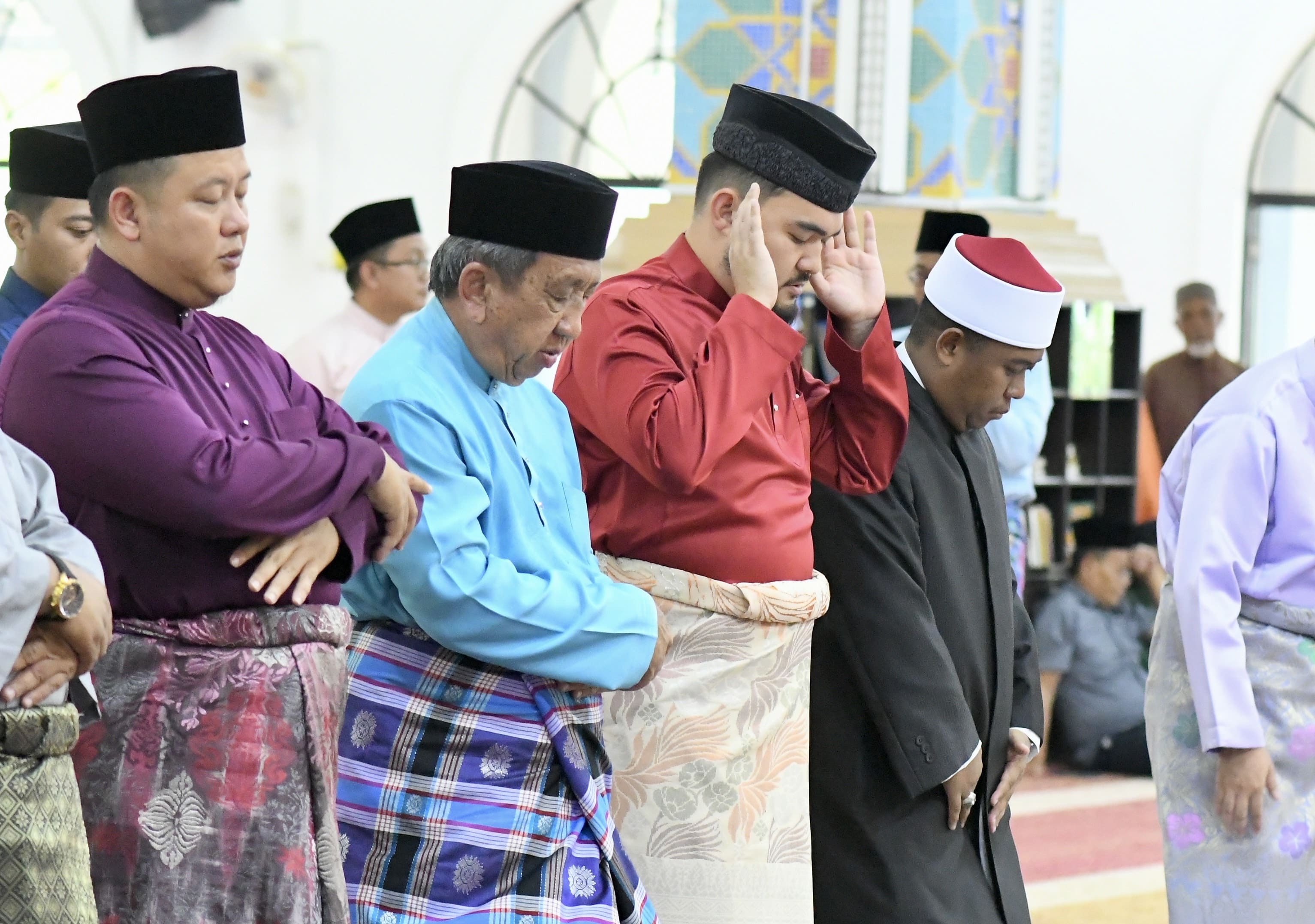 Tengku Amir Shah tunai solat Jumaat bersama penduduk Kuala Kubu Bharu
