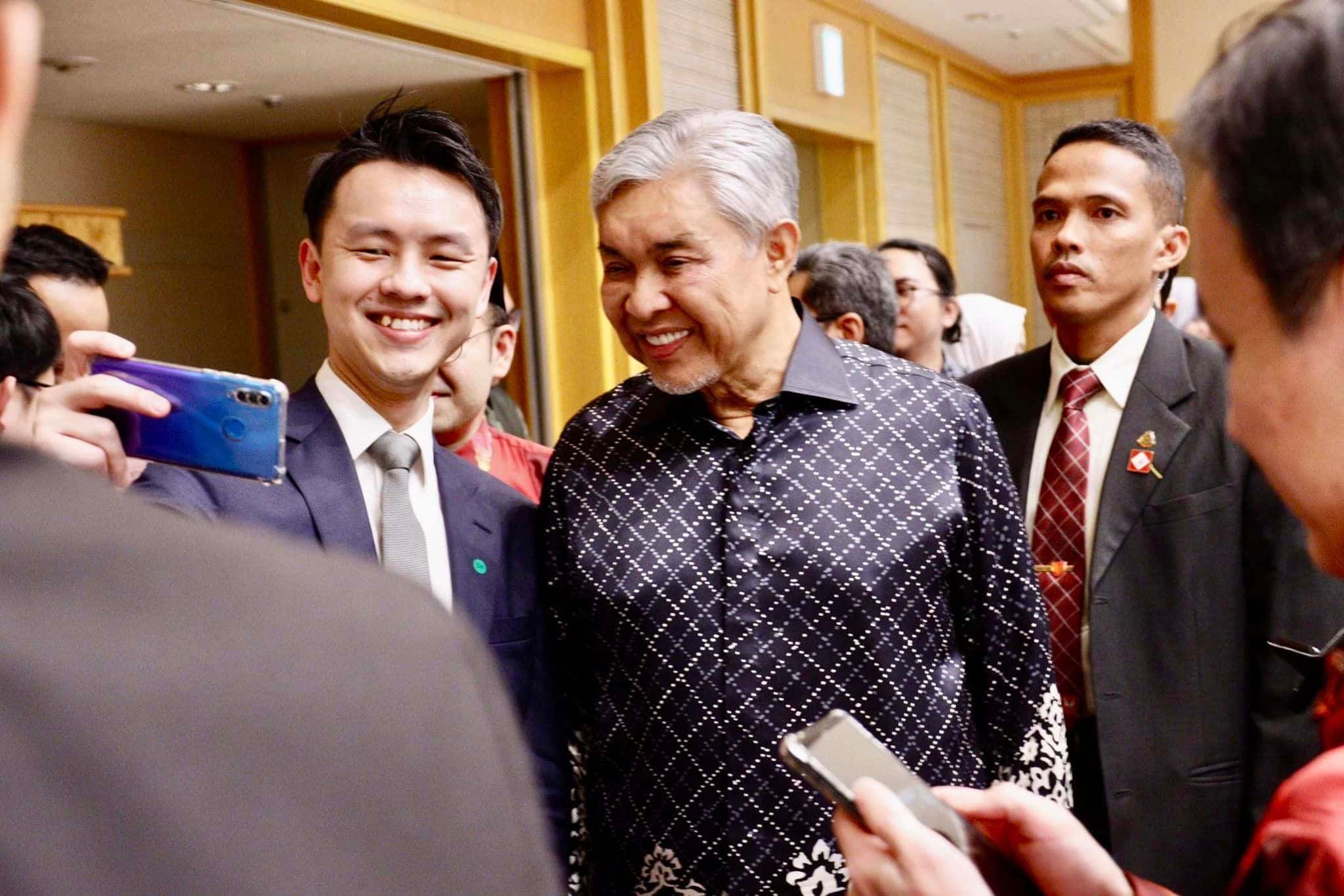 扎希获颁芝浦工大工程荣誉博士学位