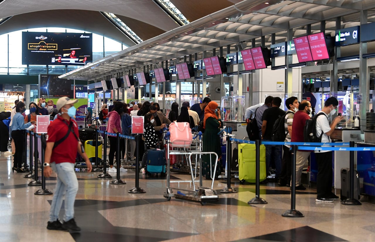 Puluhan ribu penumpang dijangka banjiri KLIA mulai esok