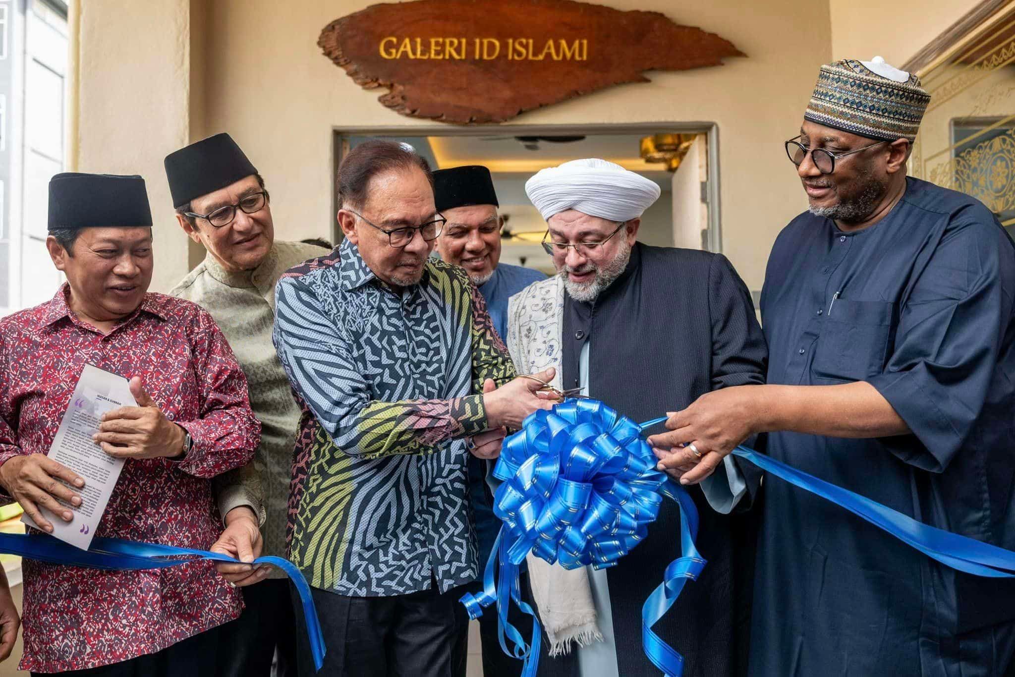 安华：经济数据显示处正轨  勿将令吉贬值当政治武器