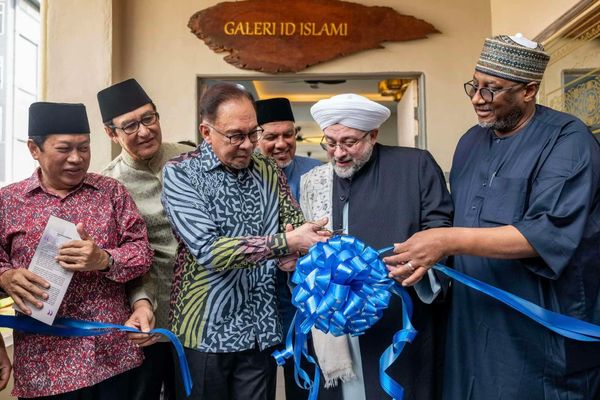 安华:经济数据显示处正轨 勿将令吉贬值当政治武器