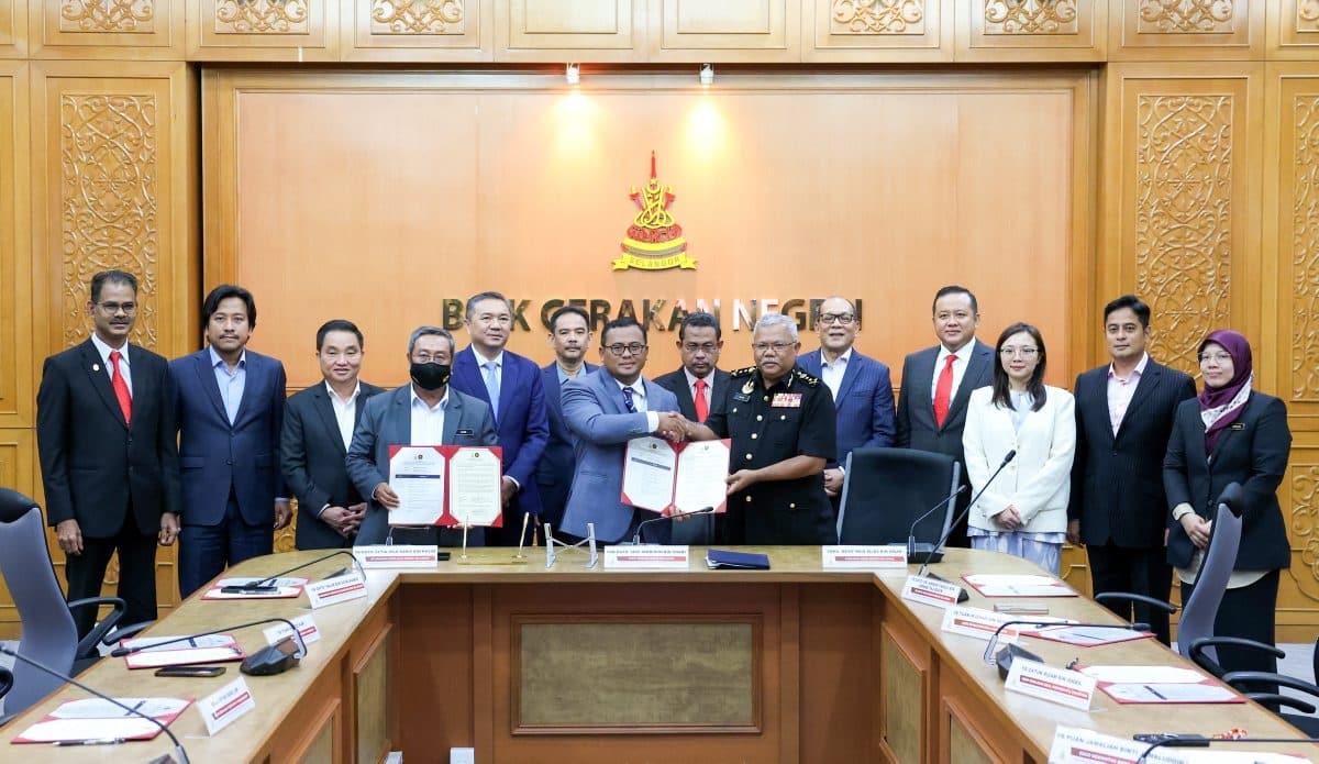 MB ketuai ahli Majlis Mesyuarat Kerajaan Negeri tandatangani ikrar bebas rasuah