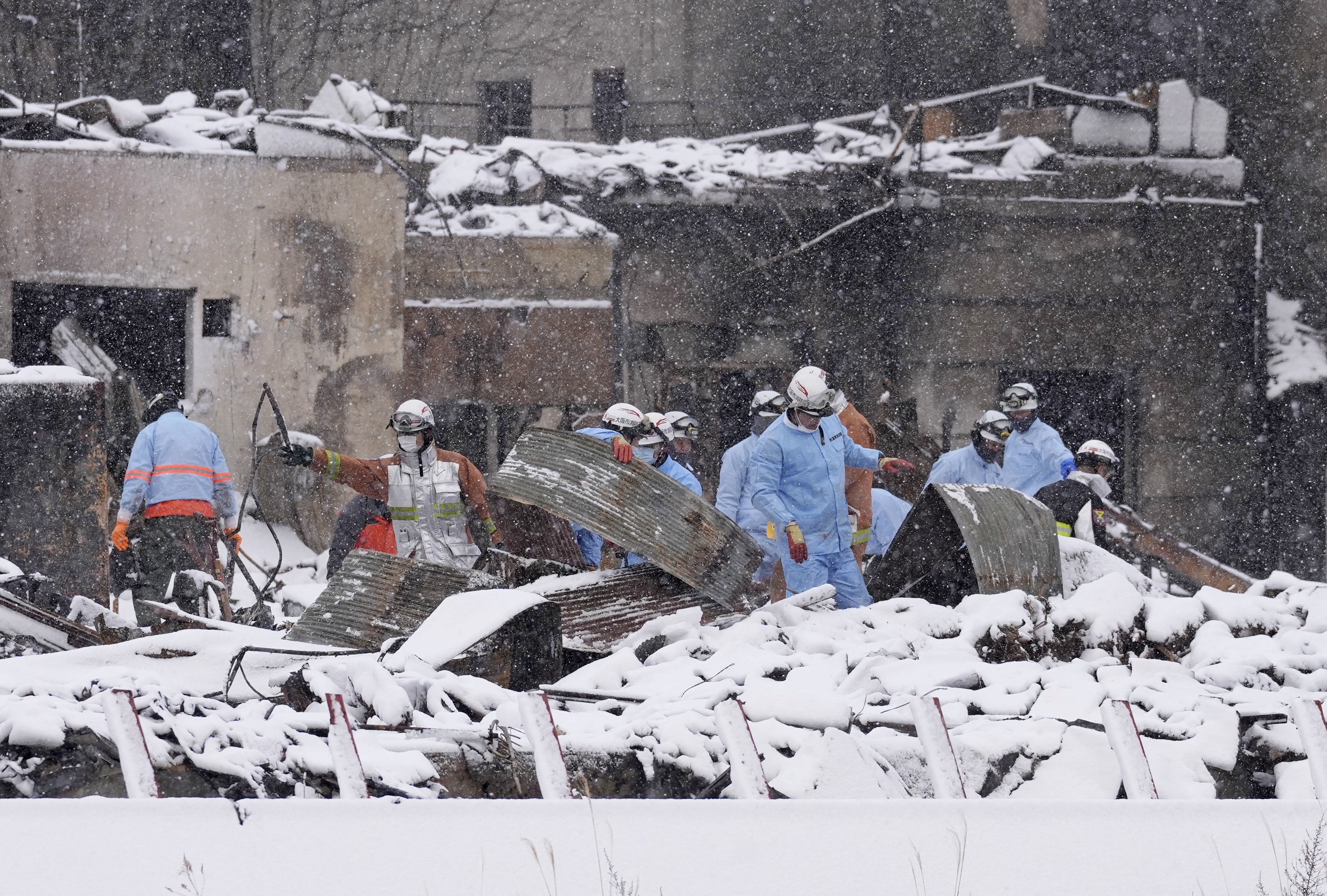 Over 14,000 remain evacuated a month after Japan quake
