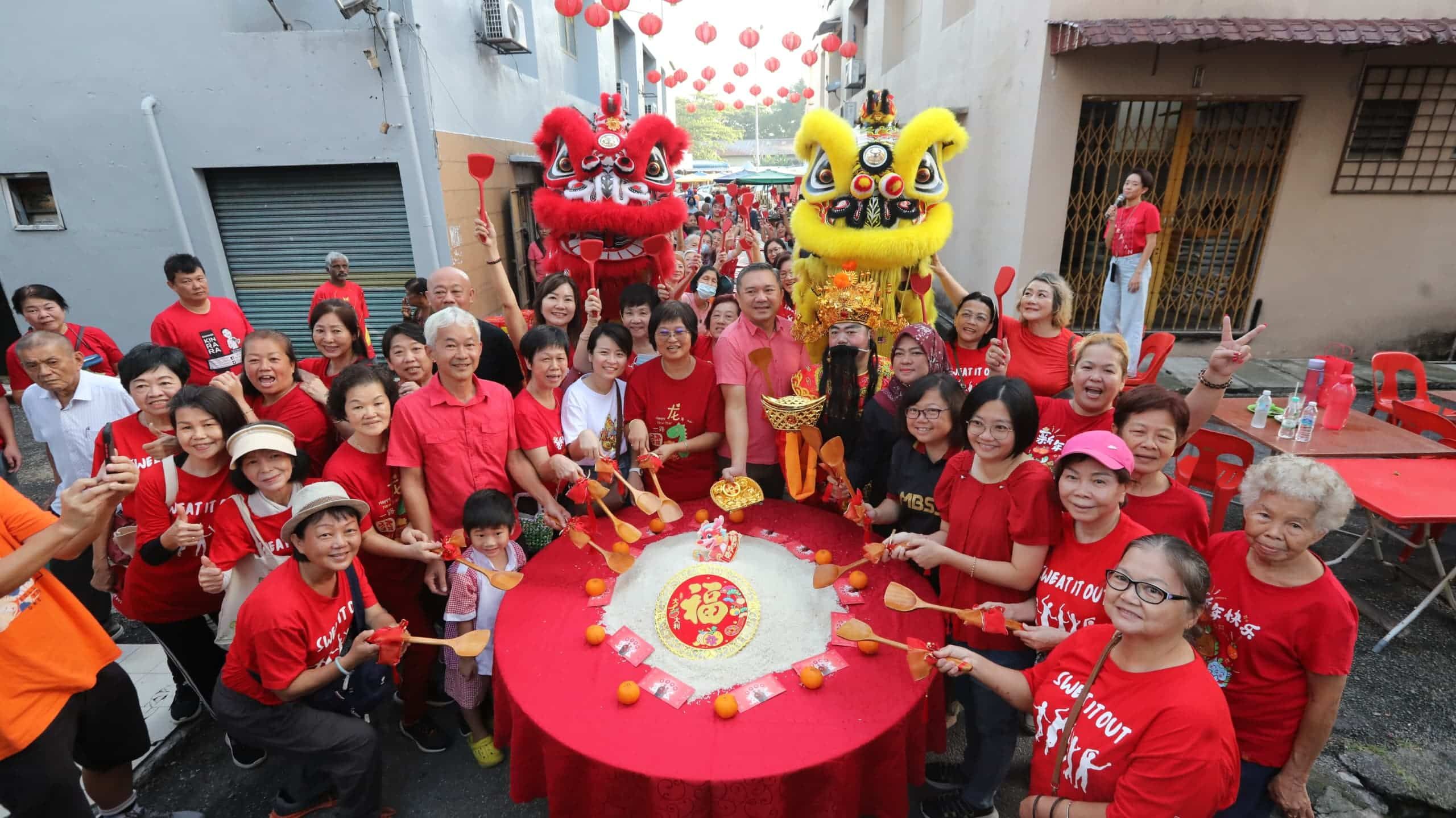 （视频）黄思汉收获约2000公斤百家米 即起派送给居民享百家福