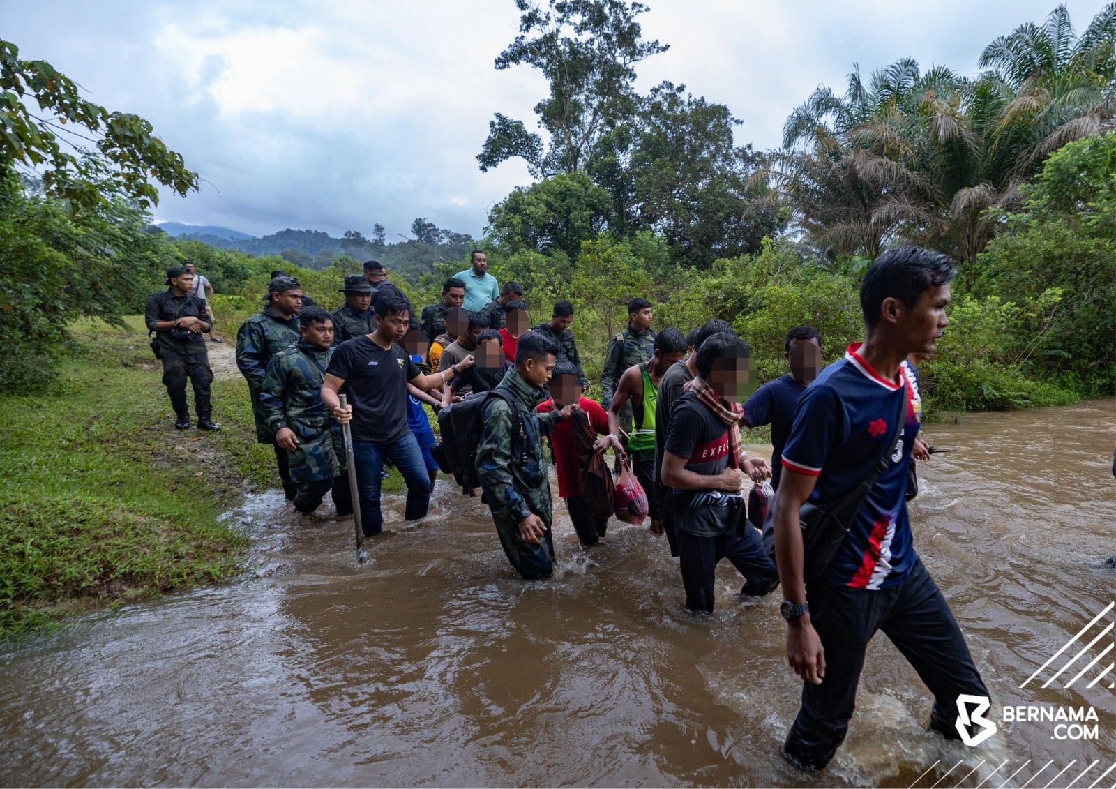 Baki 75 warga asing lolos sembunyi sekitar Tapah, Bidor
