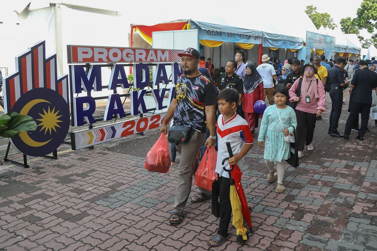 天不作美未影响兴致  逾千人赴中区昌明活动