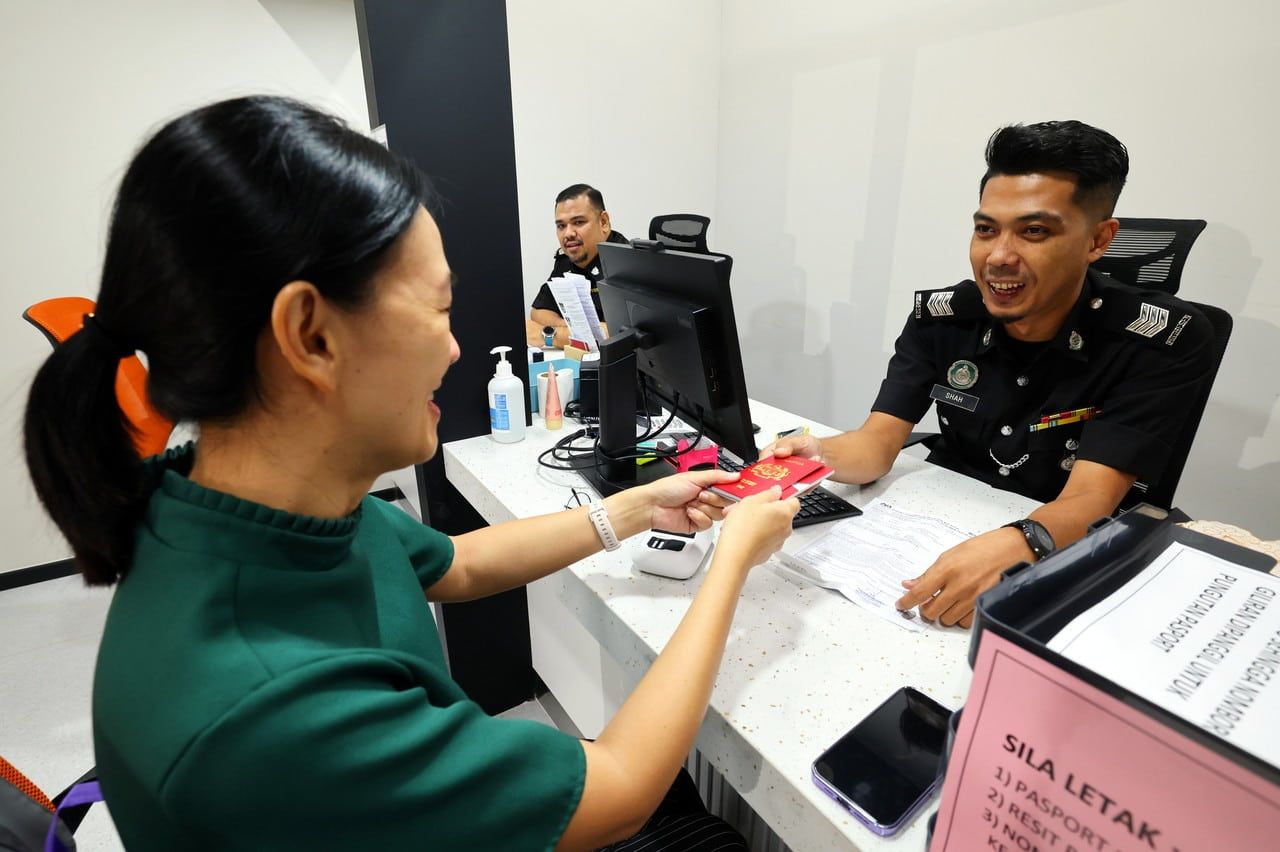 学校假期延长护照签发时段    移民局柜台服务延至8pm