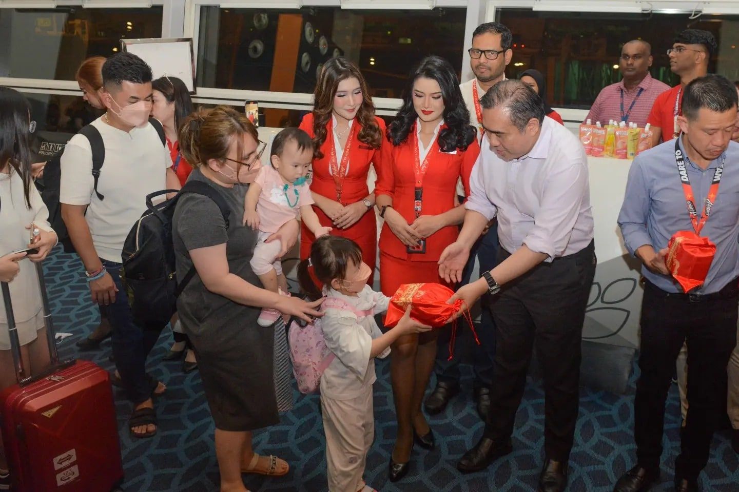 配合春节今起豁免过路费 陆兆福：让游子安全返乡