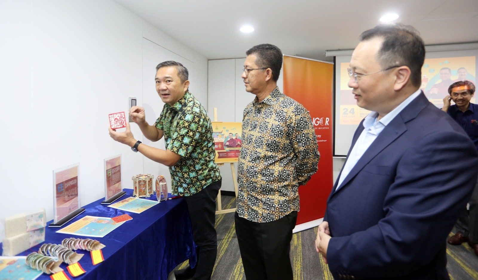 雪政府224安排电召客货车 60地点载送民众到IOI City Mall闹元宵