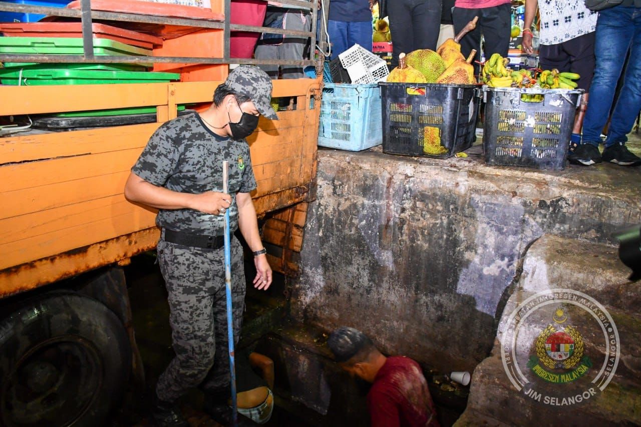 清晨突击批发市场  雪移民局逮530非法外劳