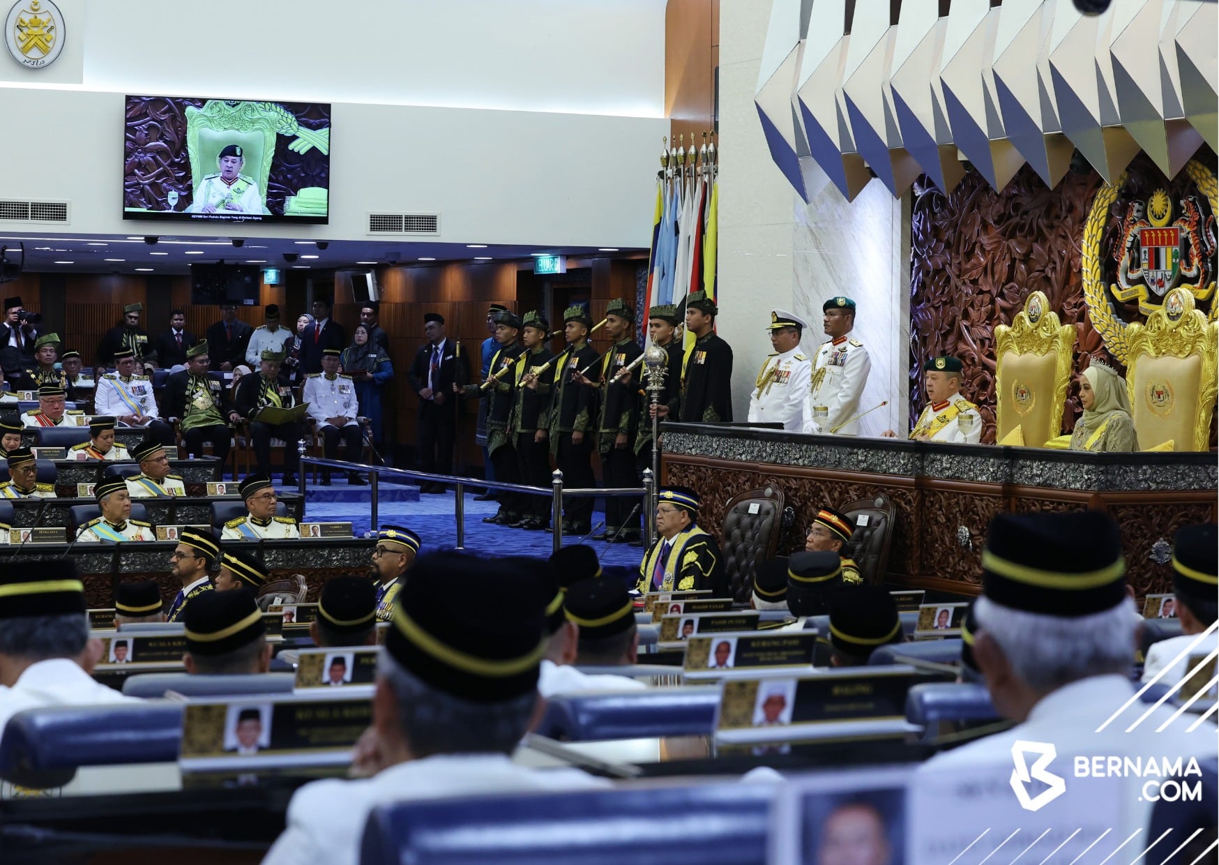 Agong seru kukuh perpaduan, ingatkan pemimpin jauhi politik perpecahan