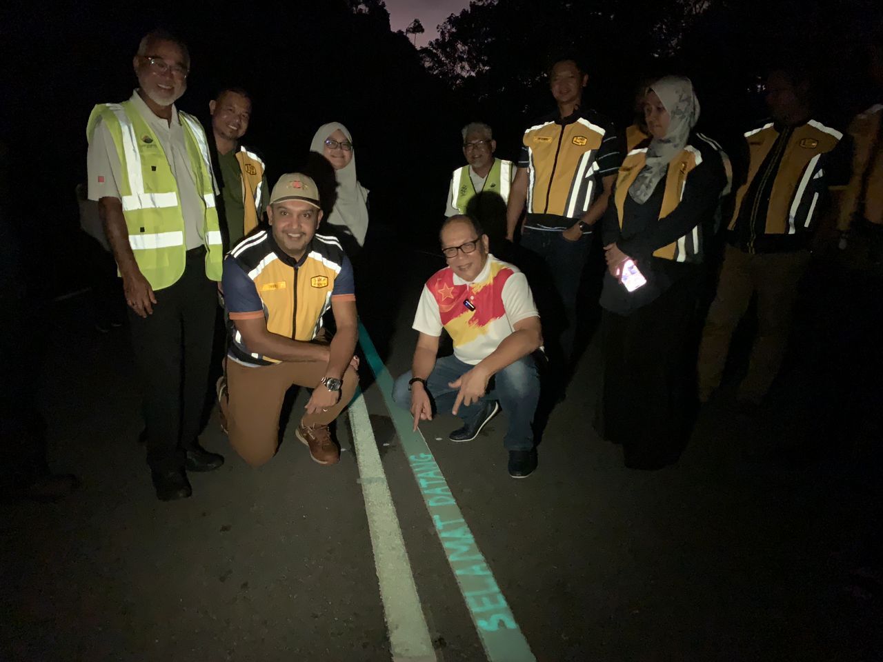 Laluan berkilau dalam gelap di 15 lokasi, tingkat keselamatan pengguna