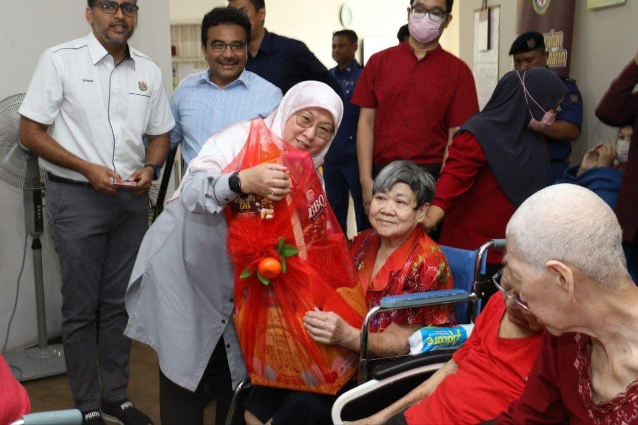 MBSA santuni warga emas, hulur bantuan sempena Tahun Baharu Cina