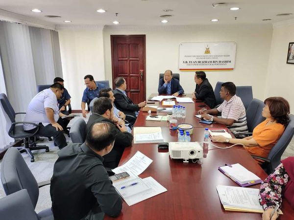 梁德志和多名巴生市议员 与依兹汉会面商水患对策