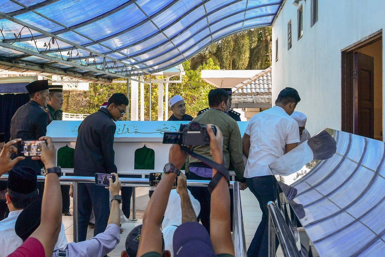 泰益玛目逝世：  砂州今明日哀悼降半旗  明供民众凭吊行州葬