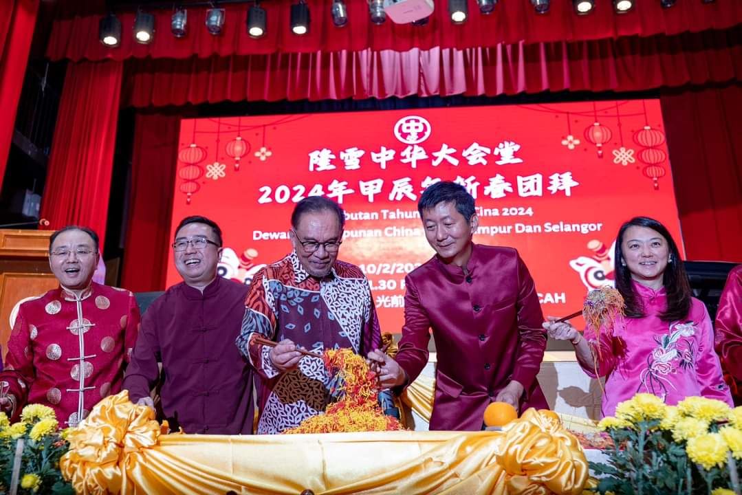 专注经济发展恢复受尊敬地位 安华：马中关系良好造福人民