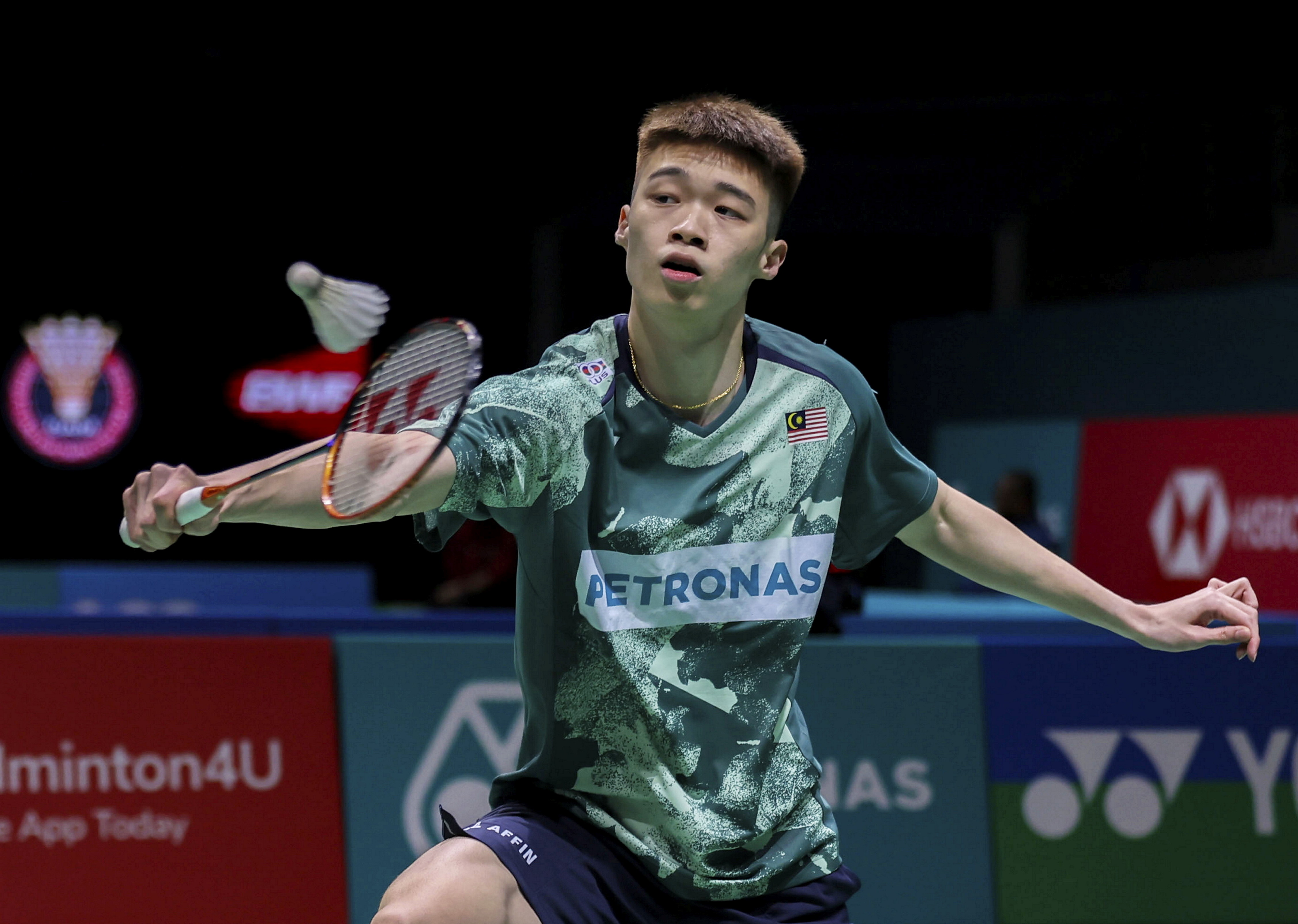 Malaysia Masters: Shuttler Tze Yong hurts knee, retires mid-match