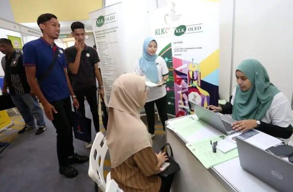 雪州关怀职业展成功为1200人找到工作