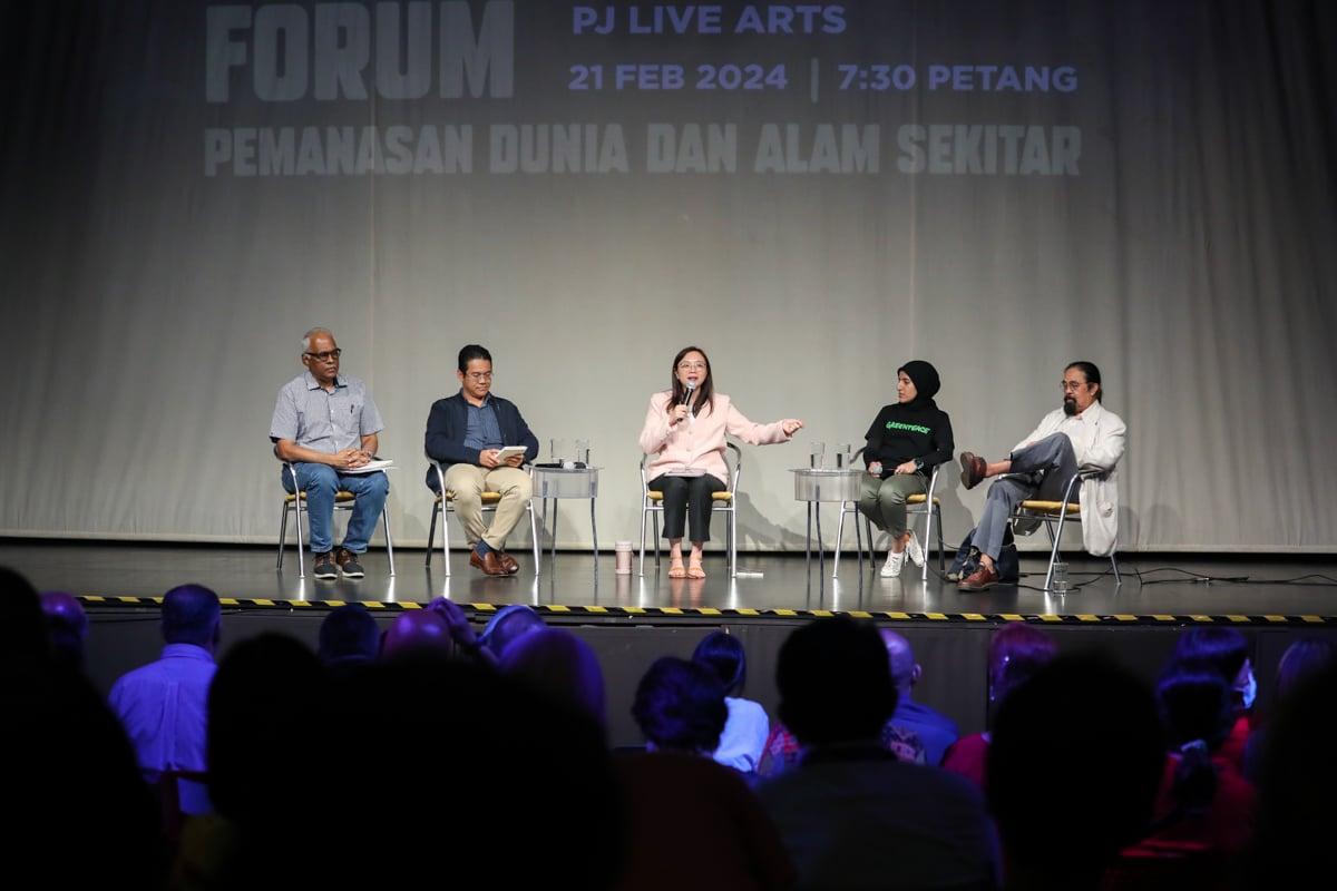 Komik kaedah didik anak muda cintai alam sekitar