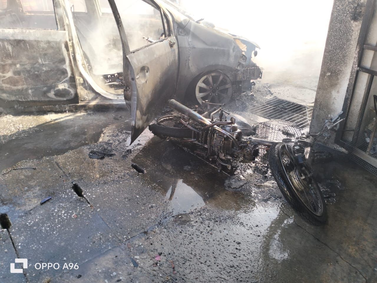 中年男女不知何故争吵 均被失火交通烧伤近全身