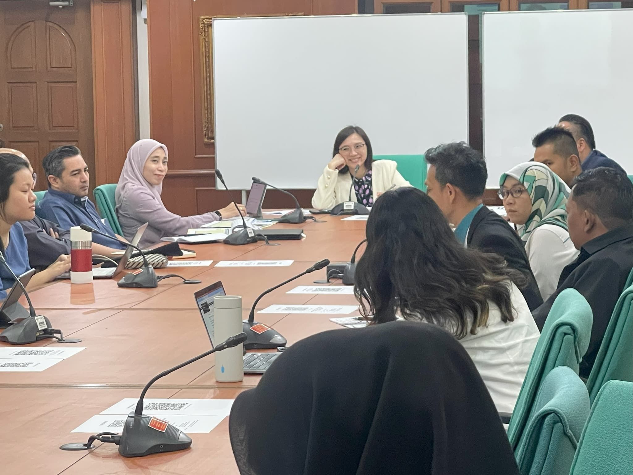 嘉玛丽雅与各政府机构开会 讨论种1100万棵树目标