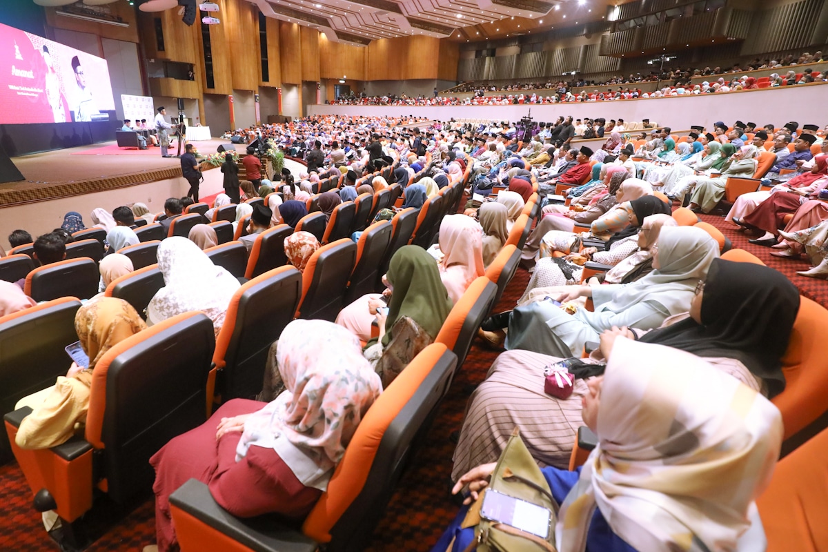 Special one-month salary bonus brings Aidilfitri cheer to Selangor civil servants