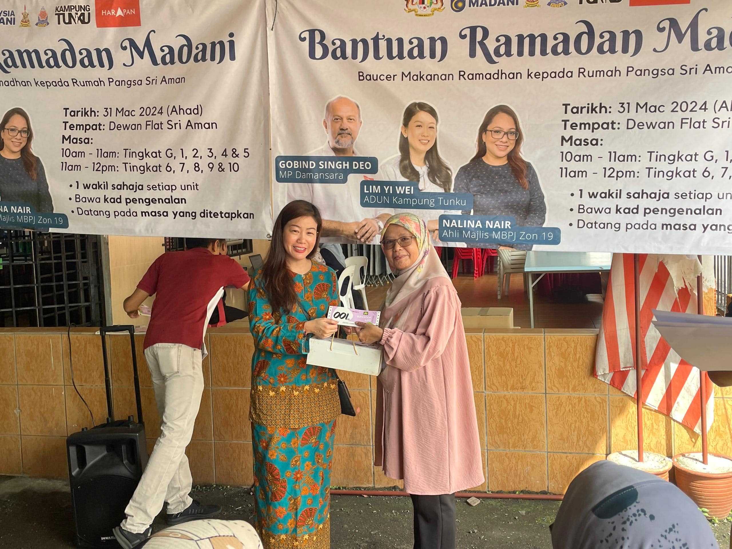 340 penduduk DUN Kampung Tunku terima baucar beli-belah RM100
