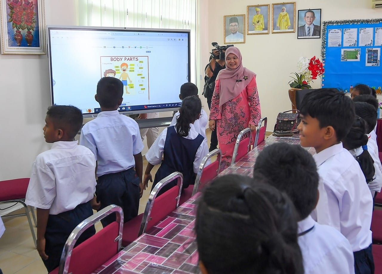 教长：未禁任何人出席 学校活动邀请须遵守指南